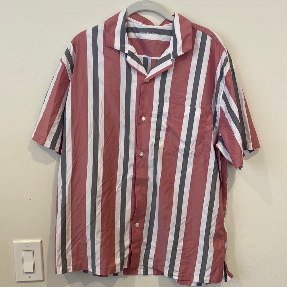 Abercrombie & Fitch large relaxed fit short-sleeve button down shirt